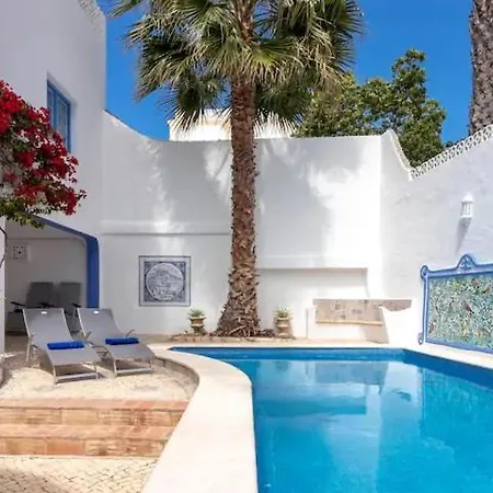 빌라 Villa Centre Carvoeiro V5 *